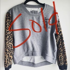 Unique guess sweat shirt . Size M
